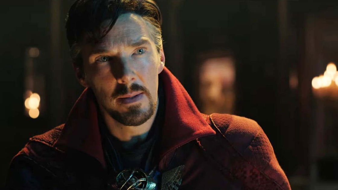 Copertina di Benedict Cumberbatch difende l'incantesimo di Strange in No Way Home