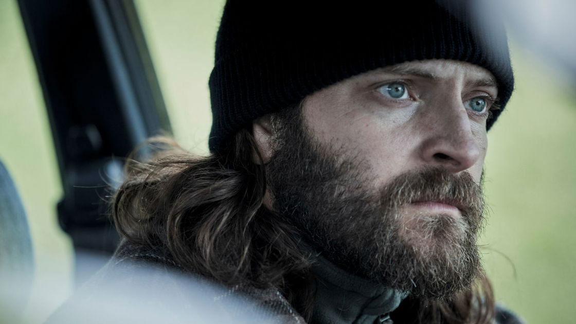 Copertina di Alessandro Borghi in fuga nel trailer del film thriller noir