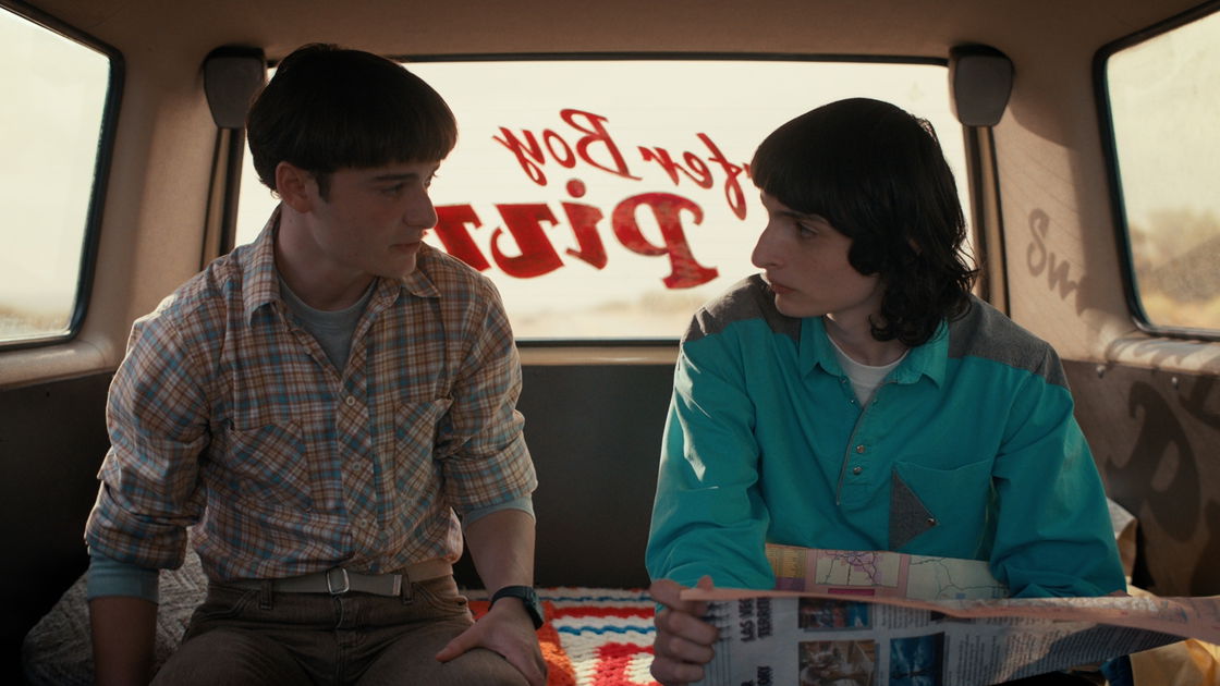 Copertina di Stranger Things, l'attore conferma: "Will è gay e ama Mike"