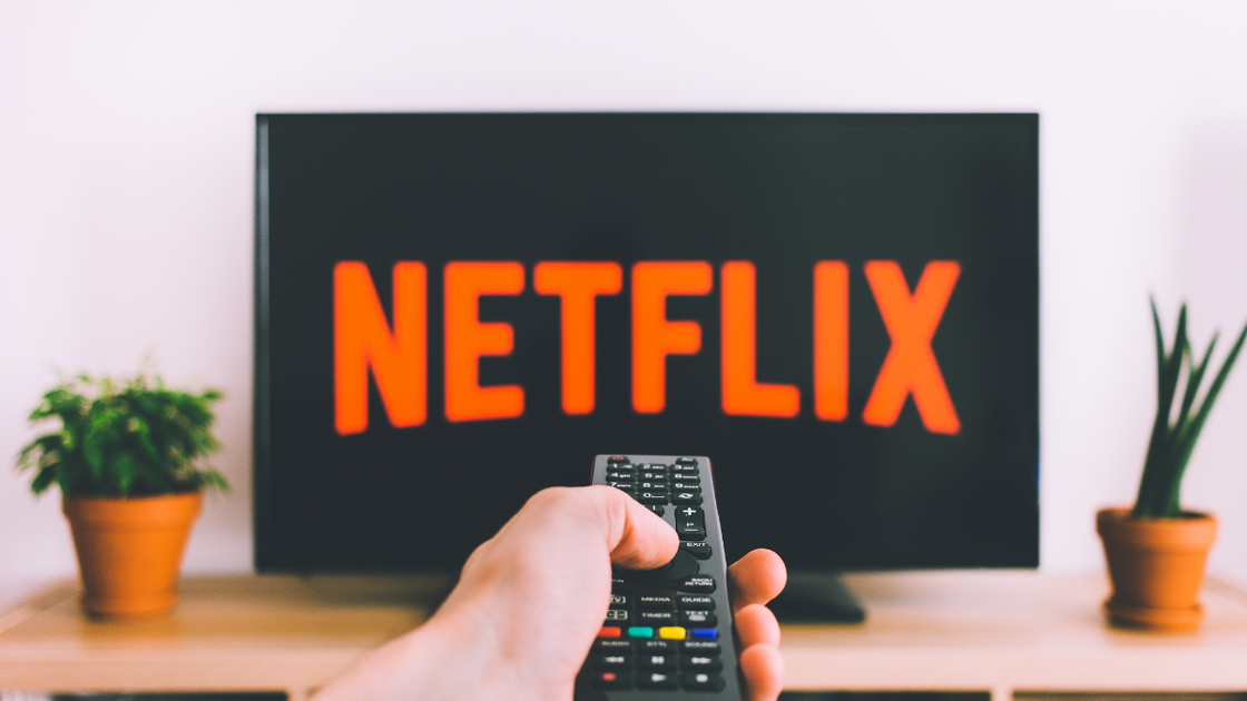 Copertina di È ufficiale: su Netflix arriva la pubblicità (ma non per tutti)